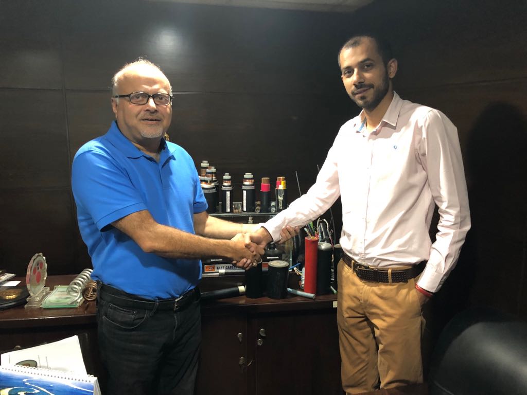  Sproxil Pakistan Managing Director, Mr. Faisal Raza congratulates Fast Tasdeeq head, Mr. Asif Javed. 